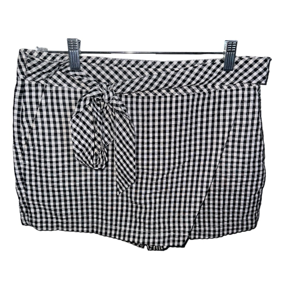 Vineyard Vines black white gingham tie front skort size 6